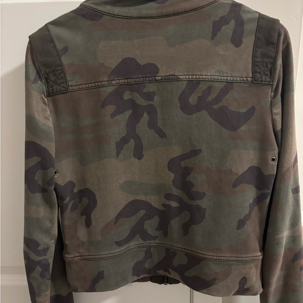 Camo Jacket - Picture 3 of 4